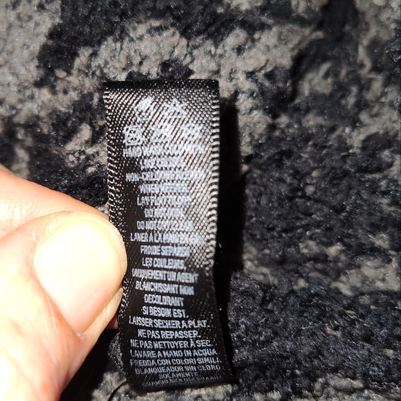 SKIMS Knit Hoodie - Picture 8 of 13